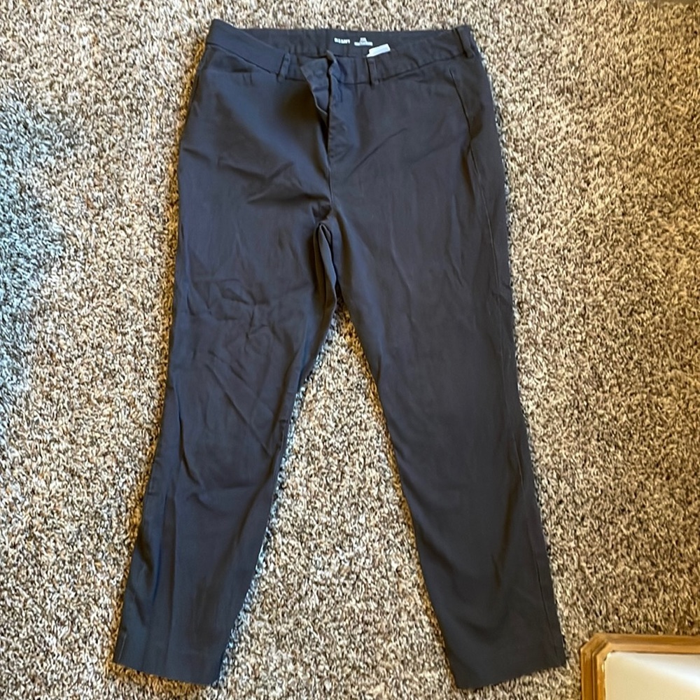 Gray Old Navy high rise pixie pants